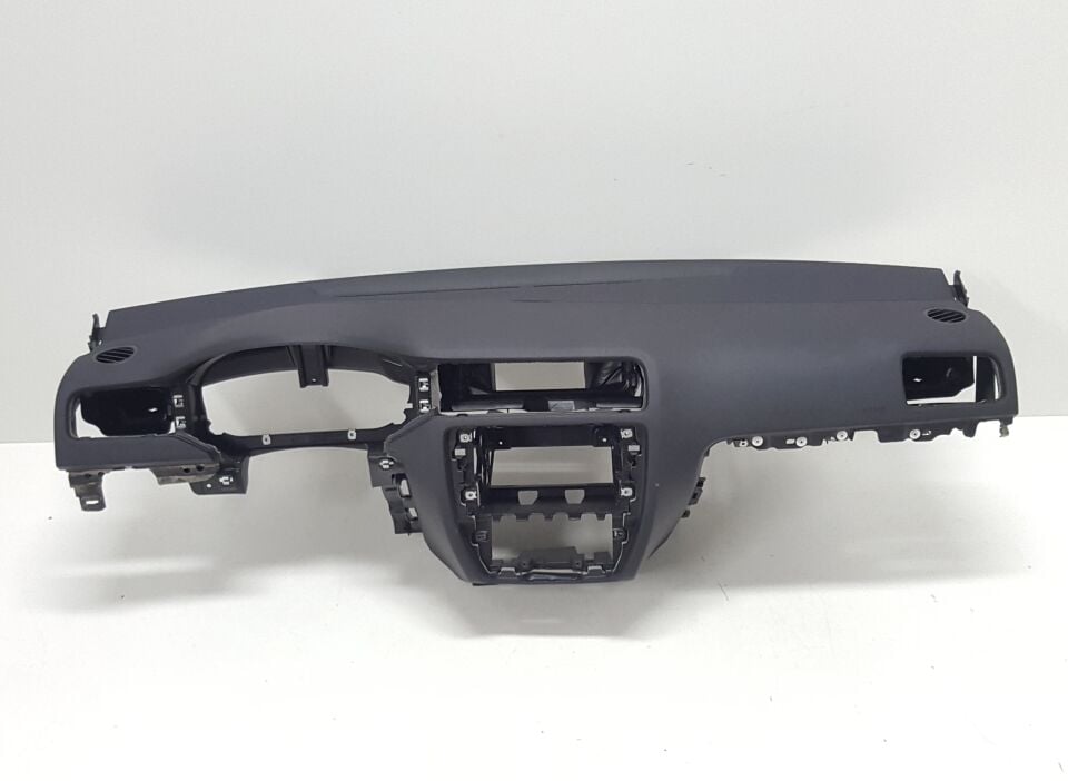 JETTA 2012> ÖN GÖĞÜS