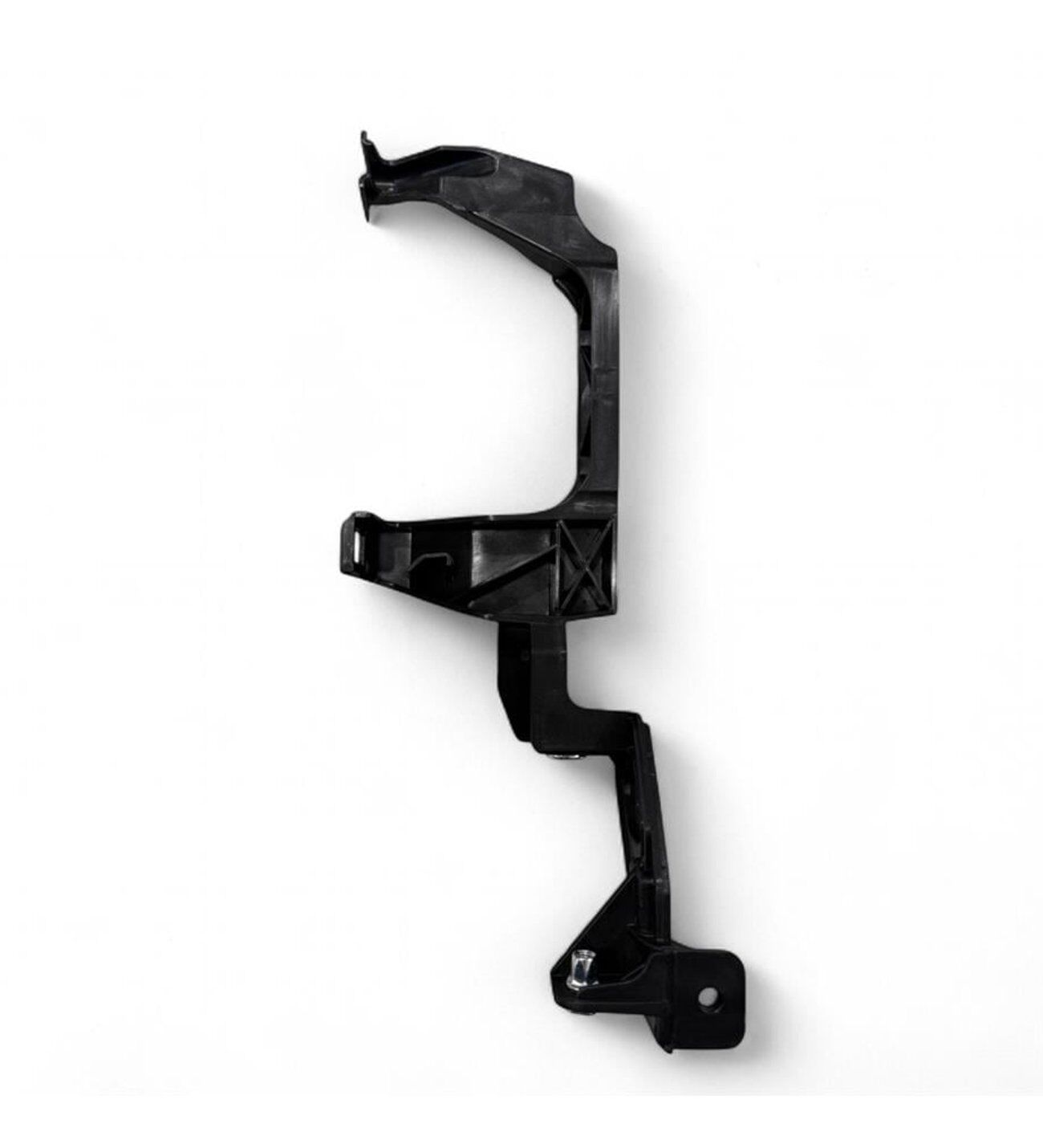 SÜPER B 2015 > ÖN PANEL SAĞ BRAKETİ