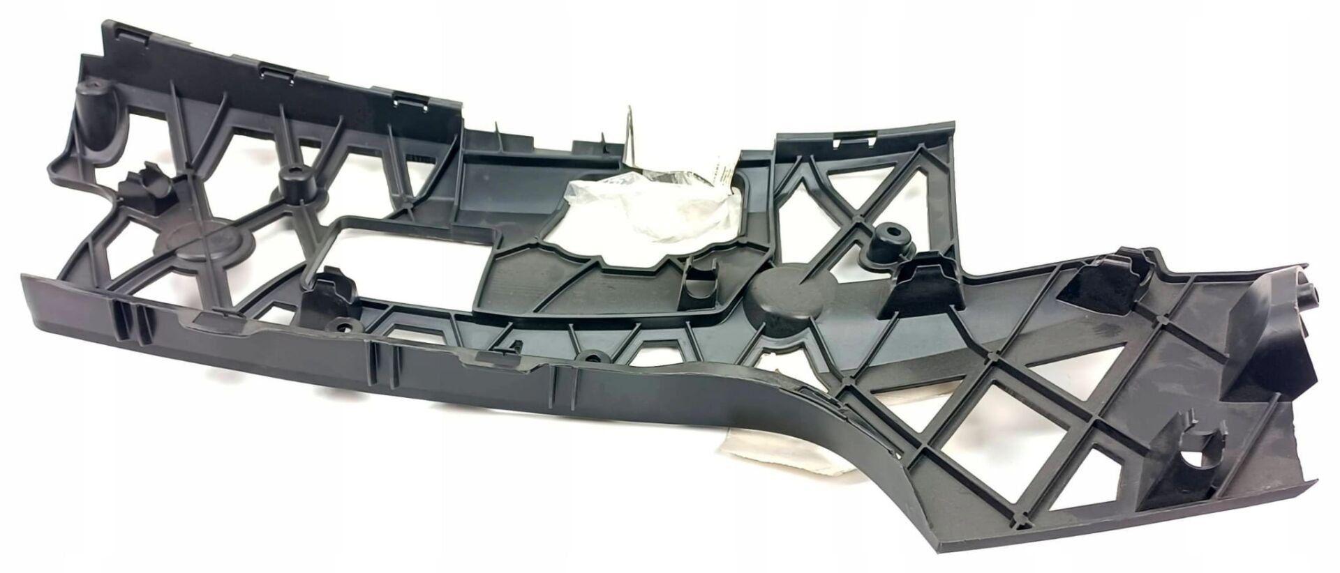 PASSAT 12 SAĞ ÖN TAMPON İÇ BRAKETİ