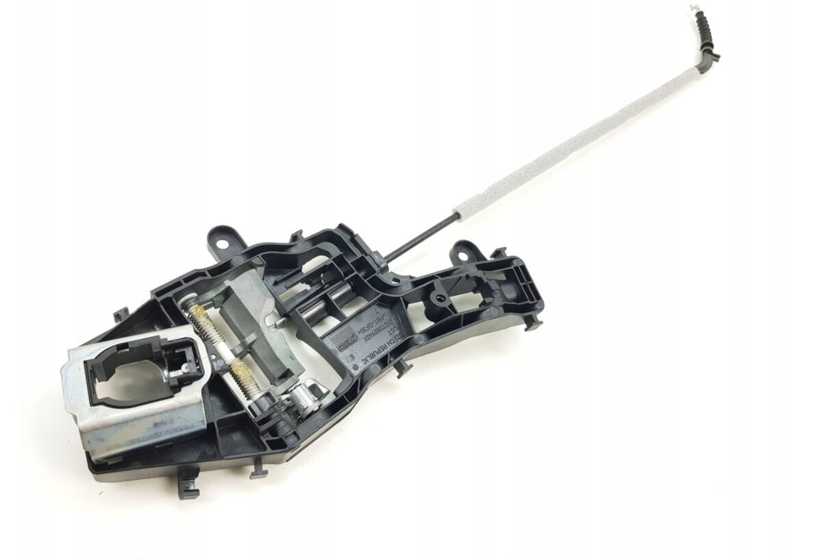 KAPI KİLİT YATAĞI SOL ÖN TİGUAN PASSAT 2015>