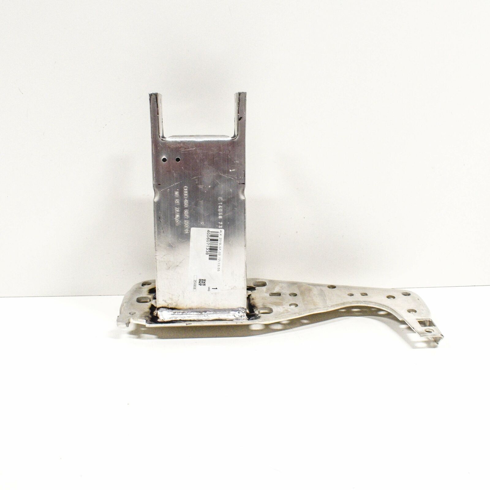 A6 2011> ÖN TAMPON DEMİRİ SOL BABASI