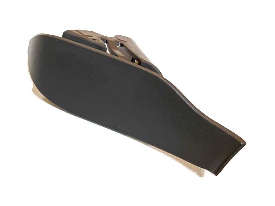 PASSAT 2015 >  SAĞ MENTEŞE KORUYUCU