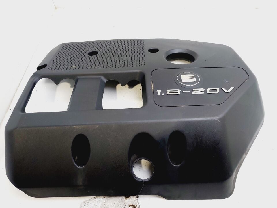 A0678--GOLF-JETTA  1,8 20V AGN MOTOR ÜST KAPAĞI